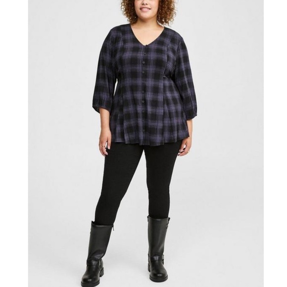 TORRID NWT Fit and Flare Rayon Slub Button Up Top - Picture 2 of 6